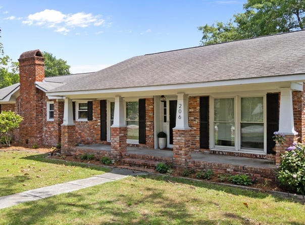 206 Brentwood Court, New Bern, NC 28562