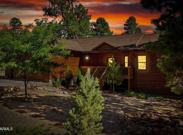 1970 TWIN PINES Trail, Overgaard, AZ 85933