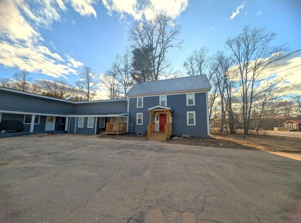 1707 East Main Street, Conway, NH 03813