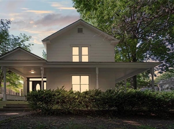 613 Chestnut Street, Leavenworth, KS 66048