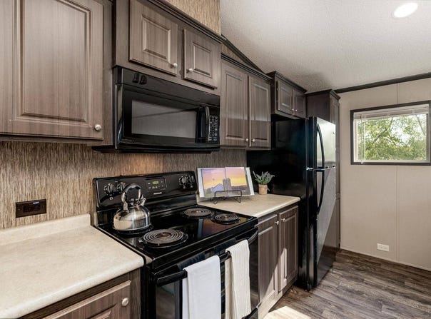 1001 E. MacArthur Rd., Wichita, KS 67216