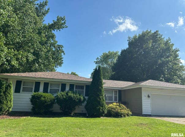 1 Prairie Street, Auburn, IL 62615