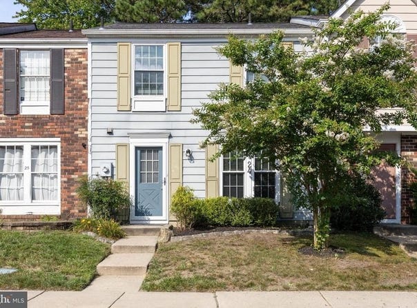 24 DORCHESTER CIRCLE, MARLTON, NJ 08053