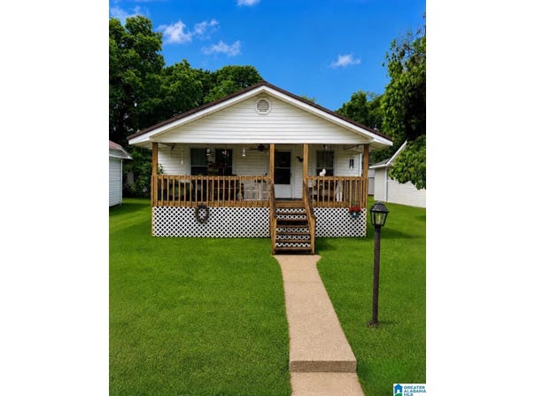 1612 27TH AVENUE, HUEYTOWN, AL 35023