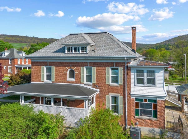 16 N MAPLE AVENUE, SMITHSBURG, MD 21783