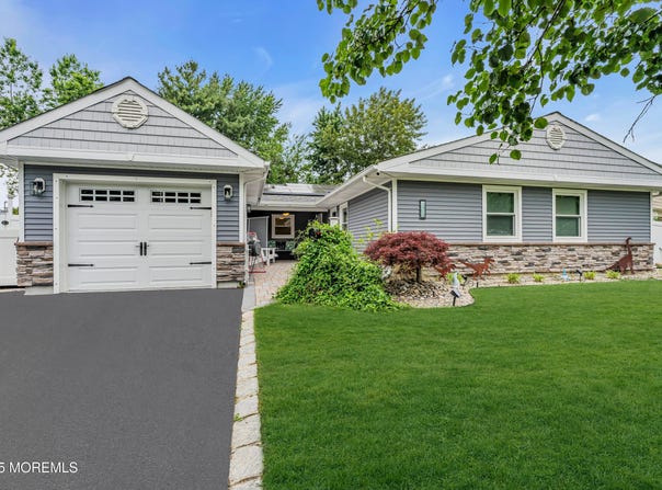 103 Idlewild Lane, Aberdeen, NJ 07747