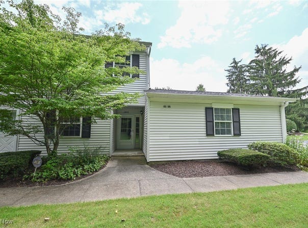 17672 Eastbrook Trail, Chagrin Falls, OH 44023