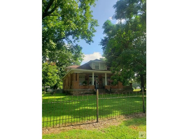 126 W Main, Lockesburg, AR 71846