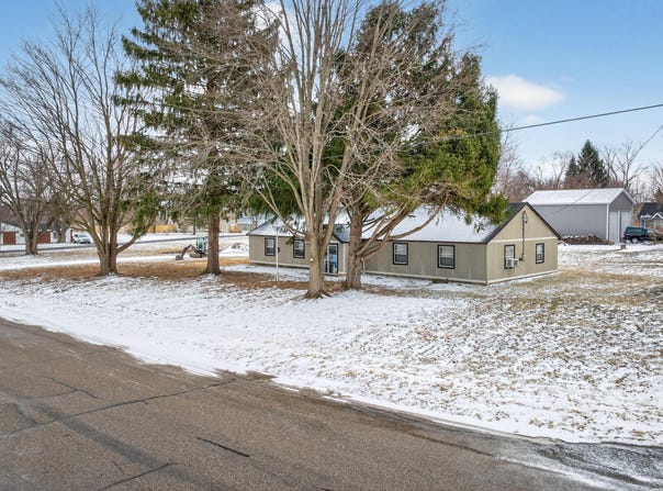 325 Main Street, Cement City, MI 49233
