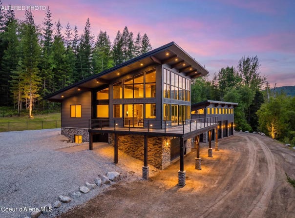 2282 N Center Valley Rd, Sandpoint, ID 83864
