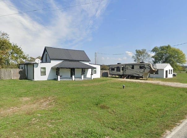 103 State Hwy EE, Elkland, MO 65644