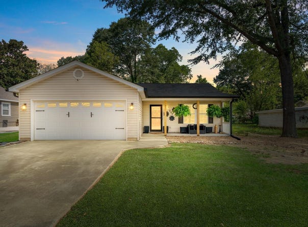 225 Snow Street, Greer, SC 29651
