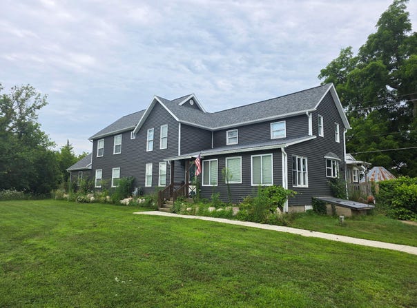 1464 M-40, Gobles, MI 49055