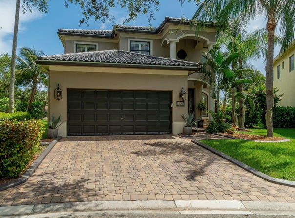 1121 Center Stone Lane, Riviera Beach, FL 33404