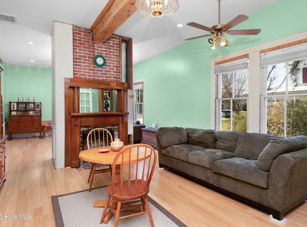 329 W Jones Street, Trenton, NC 28585