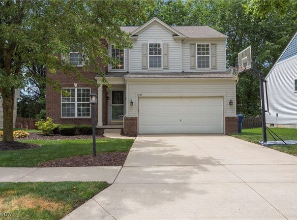 9034 Huxley Lane, Olmsted Twp, OH 44138