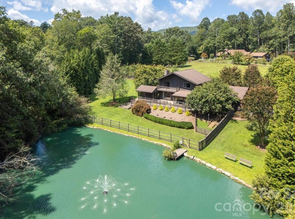 20 Spring Lake Drive, Mills River, NC 28759