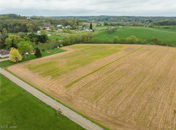 Bair Road NW, Dover, OH 44622
