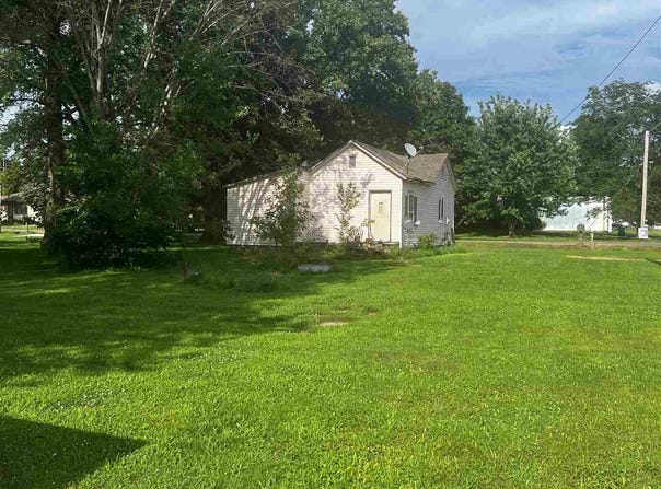 107 S Farmer St, IA 52540