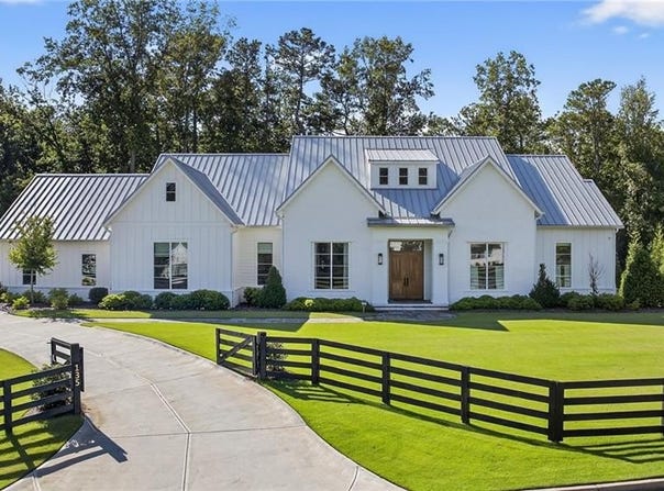 135 Von Lake Drive, Alpharetta, GA 30004