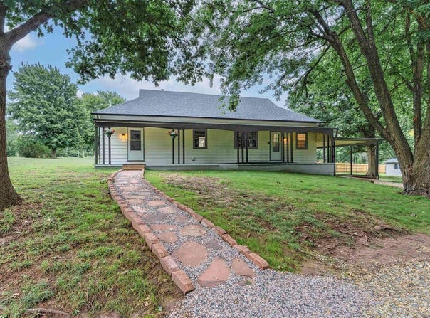 1701 East Chestnut Ave., Arkansas City, KS 67005