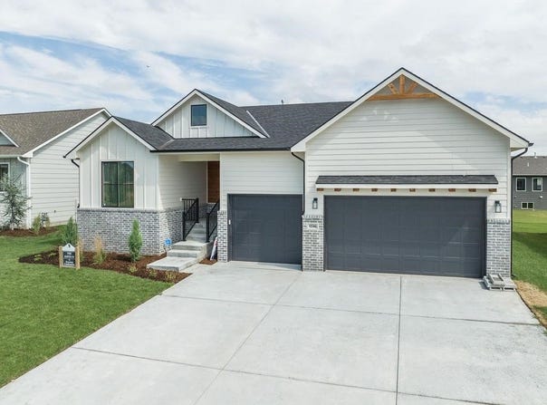1246 W Ravendale Ln, Goddard, KS 67052