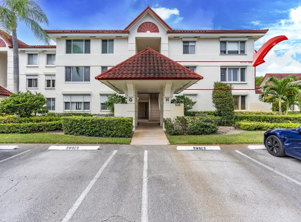 106 Half Moon Circle, Hypoluxo, FL 33462