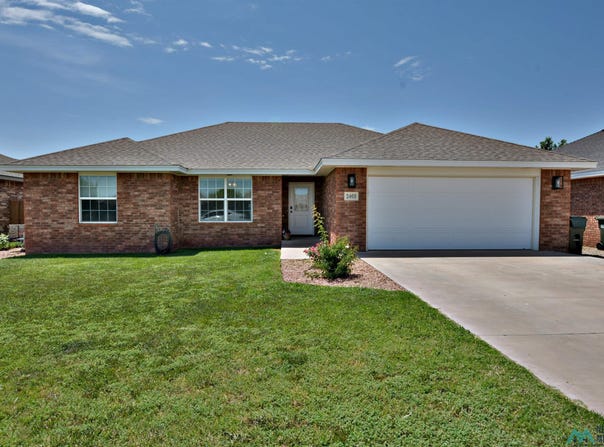 2405 Flagstone Drive, Clovis, NM 88101
