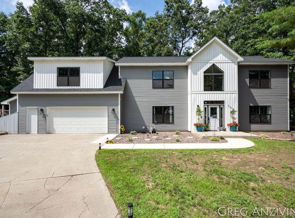 309 Woodview Drive, Muskegon, MI 49442