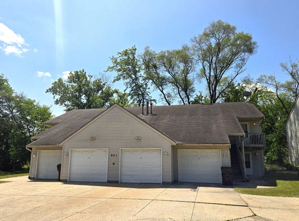 951 MINNS, MACHESNEY PARK, IL 61115