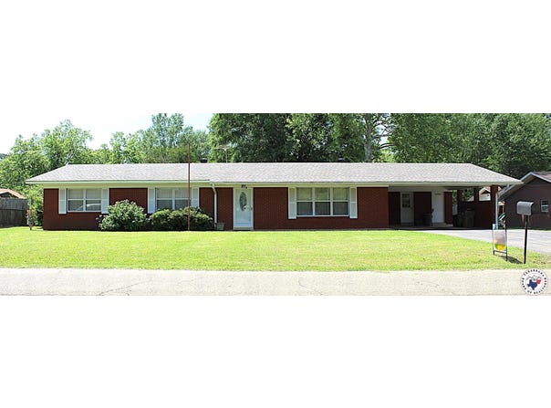 110 E Avenue I, Hooks, TX 75561