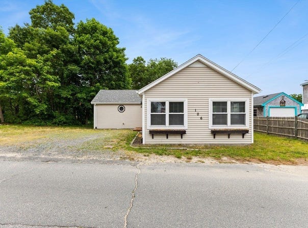 106 Circuit Ave, Wareham, MA 02571