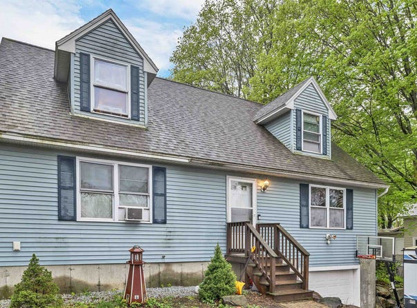 57 Oak Street, Franklin, NH 03235
