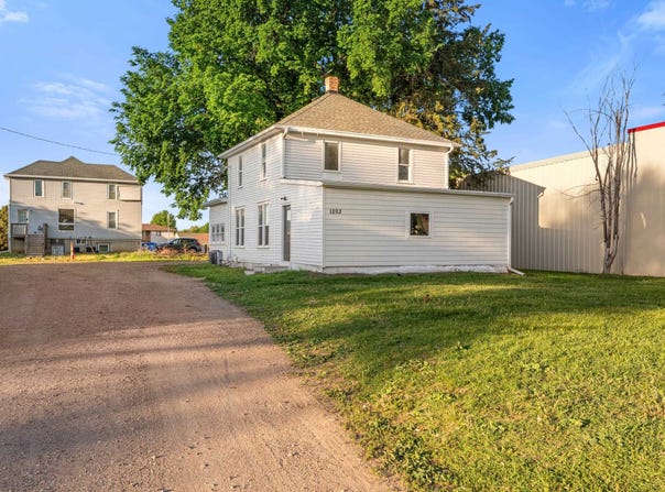 1203 E Cherry, Vermillion, SD 57069
