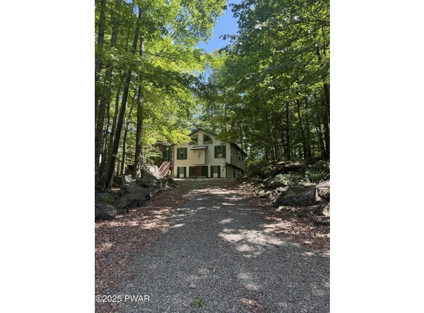 27 Burnwood Point, Lake Ariel, PA 18436