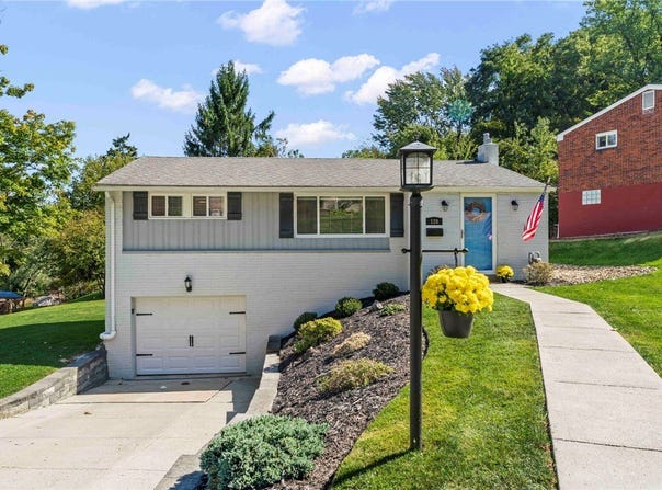 128 Winifred Dr, Pleasant Hills, PA 15236