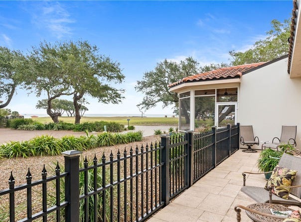 1502 Royal Oaks Trail, Rockport, TX 78382
