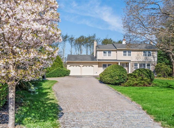 5 Woodrise Court, East Northport, NY 11731