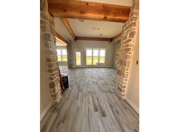208 Meadowlark Lane, Geronimo, OK 73543