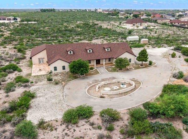 31 Running Deer Meadow, Del Rio, TX 78840