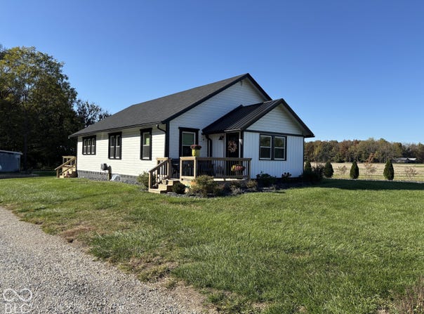 5565 N 625 E, Mooreland, IN 47360