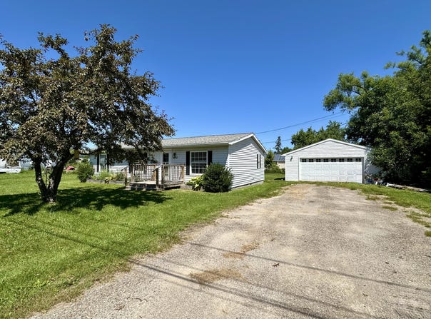1030 RANDOLPH STREET, CHEBOYGAN, MI 49721