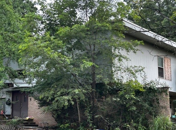 1565 Amwell Rd, Franklin Twp., NJ 08873-2877