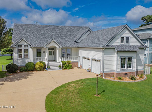 110 Waterside Drive, Harbinger, NC 27941