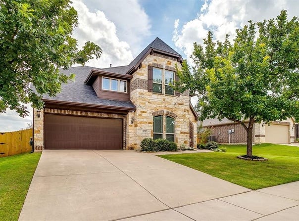 1134 Destrehan Drive, Burleson, TX 76028