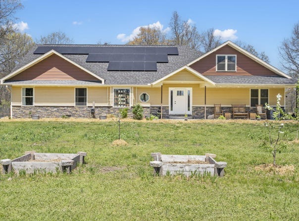 321 W Dade 122, Greenfield, MO 65661