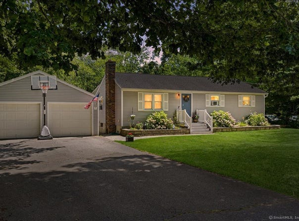 28 Damon Heights Road, East Lyme, CT 06357