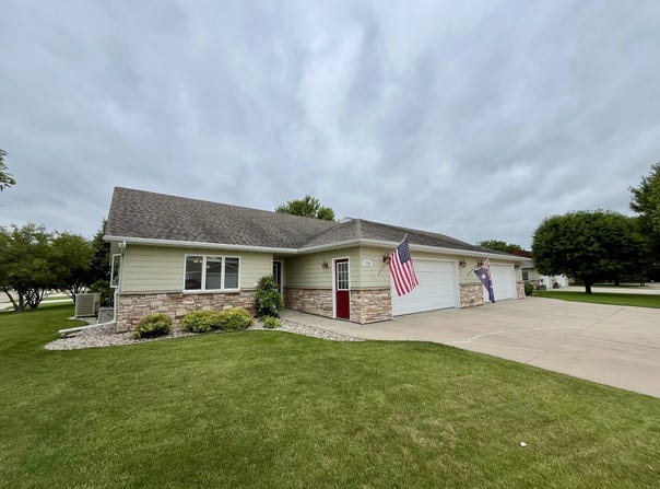 1726 Arthurs Court, Aberdeen, SD 57401