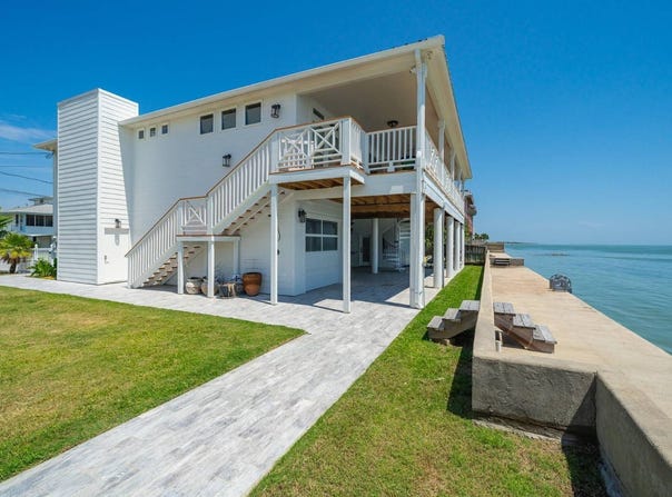 204 Bayshore  Drive, Ingleside on the Bay, TX 78362
