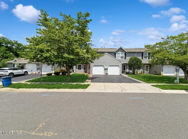 7 Sloop Sq, Freehold, NJ 07728